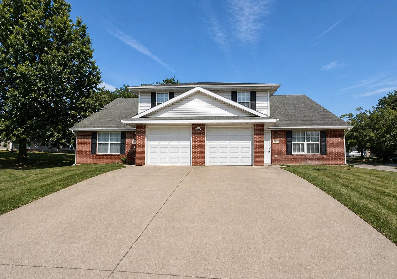 four bedrooms, two bathrooms — Photo 3