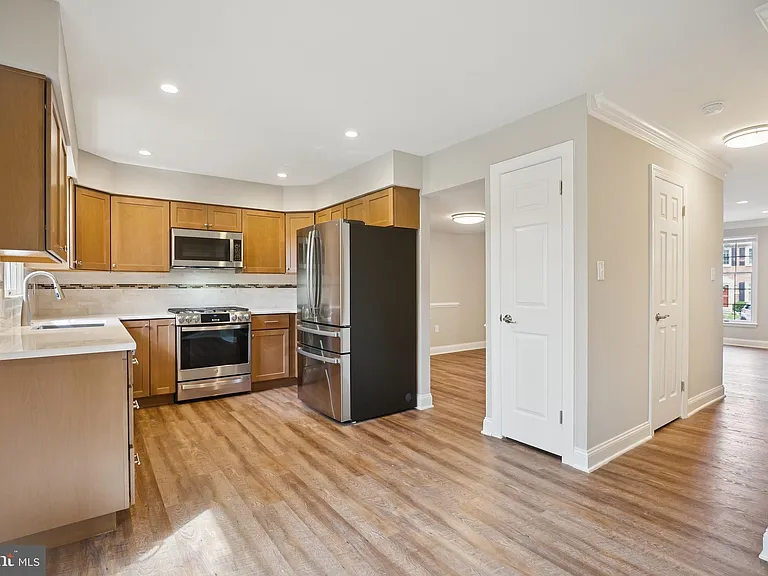 5400 Wissahickon Ave #6 — Photo 11