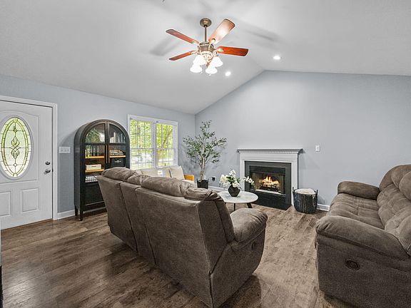 5th image of 140 Bramble Ct