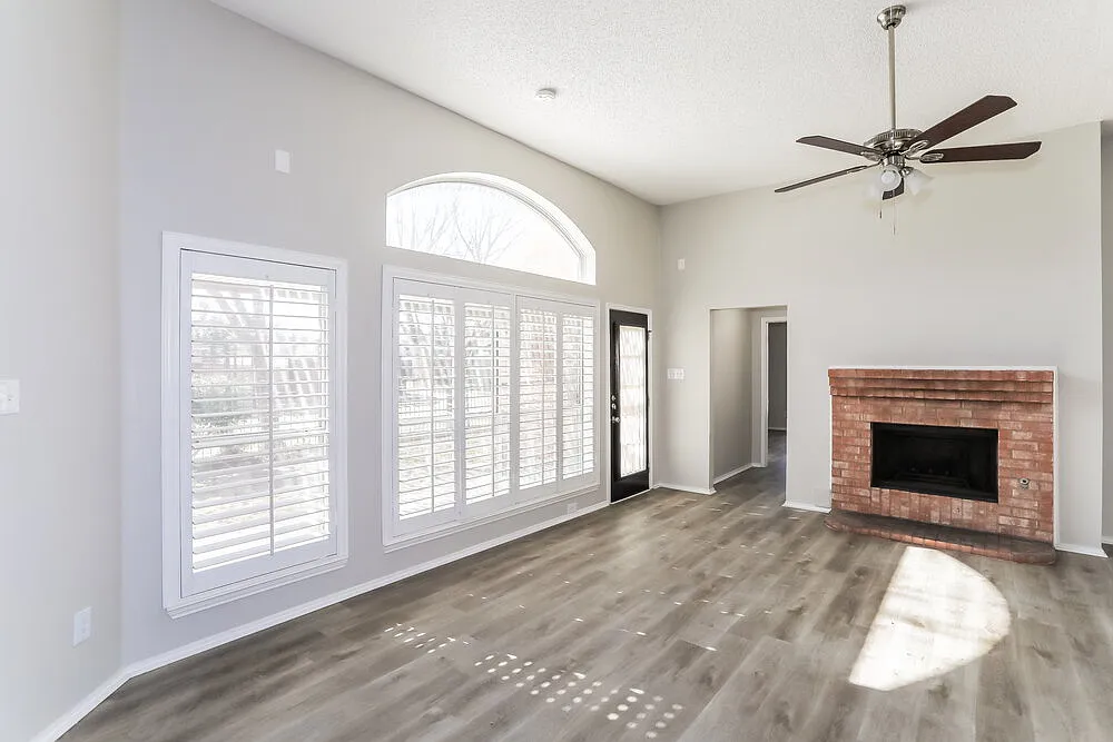 3 bed, 2.0 bath, 1643 sqft, $2,250 — Photo 4