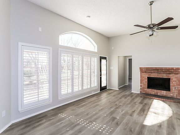 4th image of 2617 Crystal Falls Dr