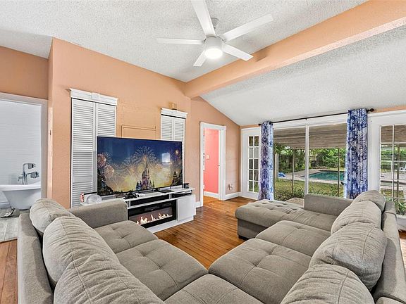 4th image of 1031 WALTHAM AVENUE
