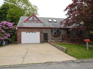 32 Hebb St, Somerset, MA 02725