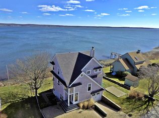 41 Long Shore Rd, Portsmouth, RI 02871