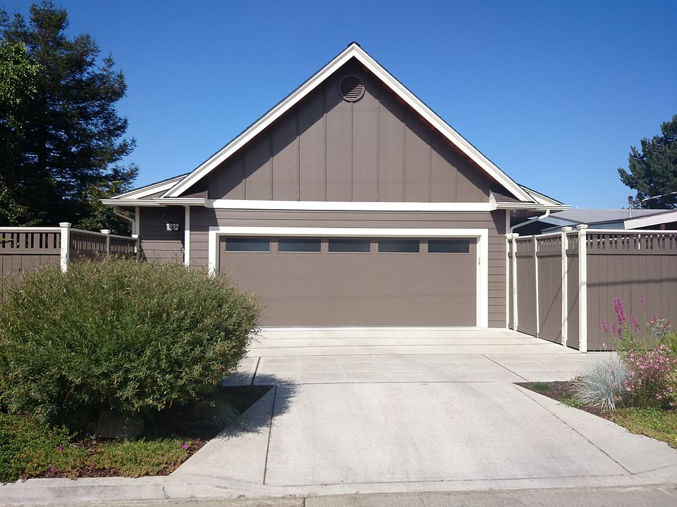 2nd image of 5055 51st Ave SW