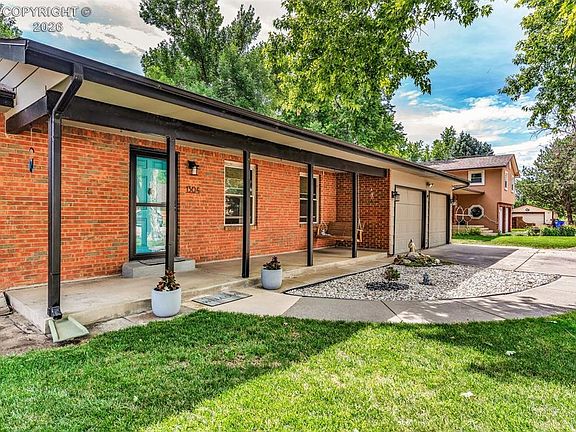 5th image of 1304 Flora Dr