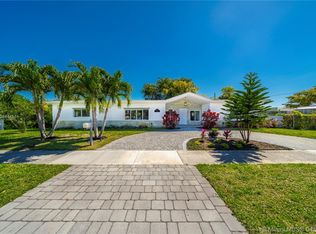 19101 NE 22nd Ave, Miami, FL 33180