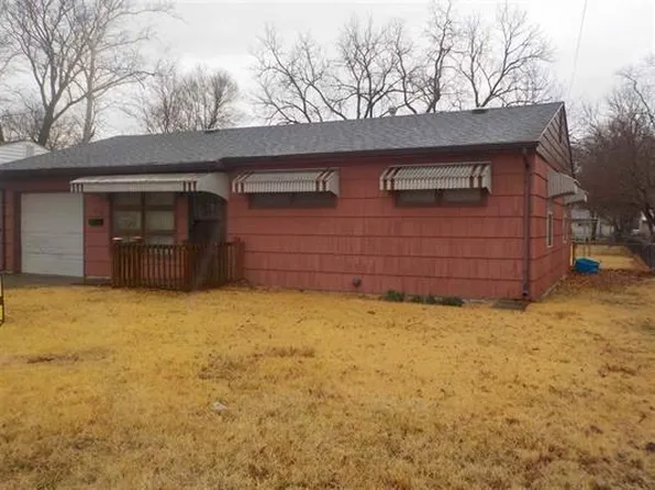 1216 W 11th St, Junction City, KS 66441
