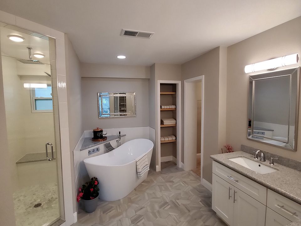 1st image of 2720 Bayou Blvd