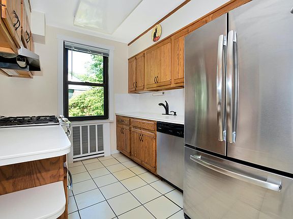 4th image of 159 E Hartsdale Ave APT 2B