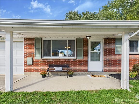 5th image of 431 Avon Oak Ct