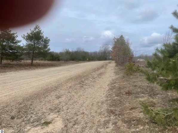 Carmean Rd, Honor, MI 49640