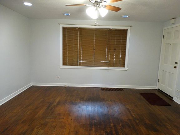 3rd image of 1628 N Prairie Ave
