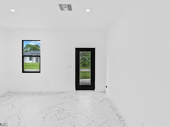 5th image of 2807 6th St SW
