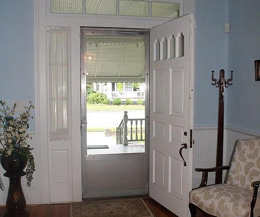 3rd image of 307 N Caswell St
