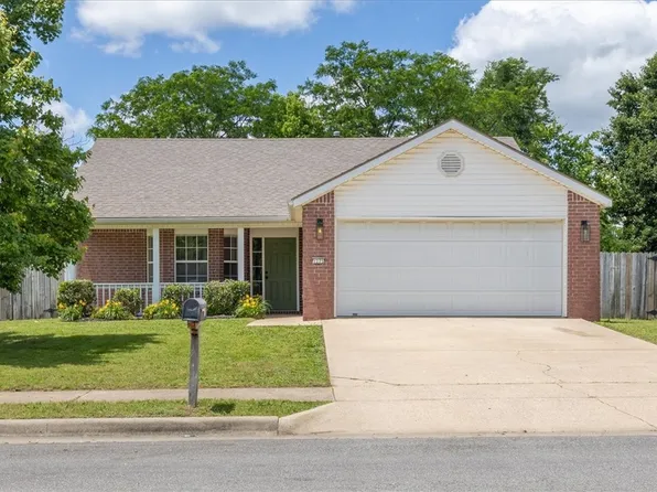 1275 S Jasmine Ln, Fayetteville, AR 72704