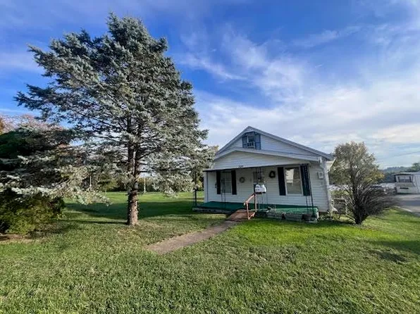 725 Kelly Ln, Chesapeake, OH 45619