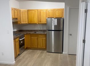 810 E 165th St #1R, Bronx, NY 10459