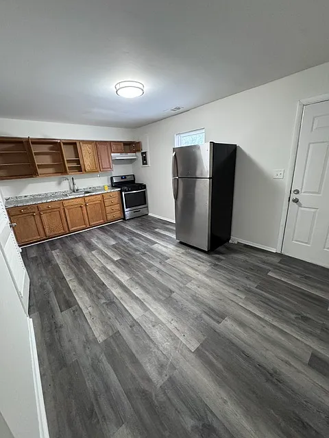 2 bed, $1,375 — Photo 1