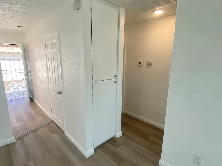 1121 Barstow Rd #C — Photo 24