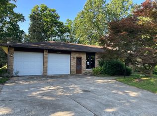 4885 Walnut Lake Rd, West Bloomfield, MI 48323