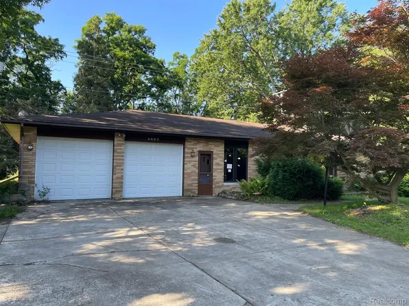 4885 Walnut Lake Rd, West Bloomfield, MI 48323