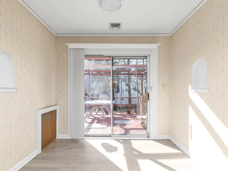 1645 New Hyde Park Dr — Photo 14