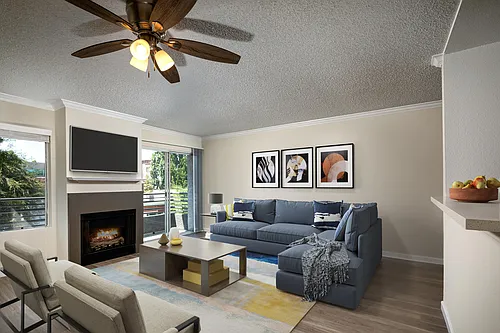 Warner Pointe Photo 1