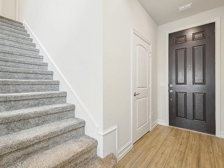2806 Henson Ln — Photo 6