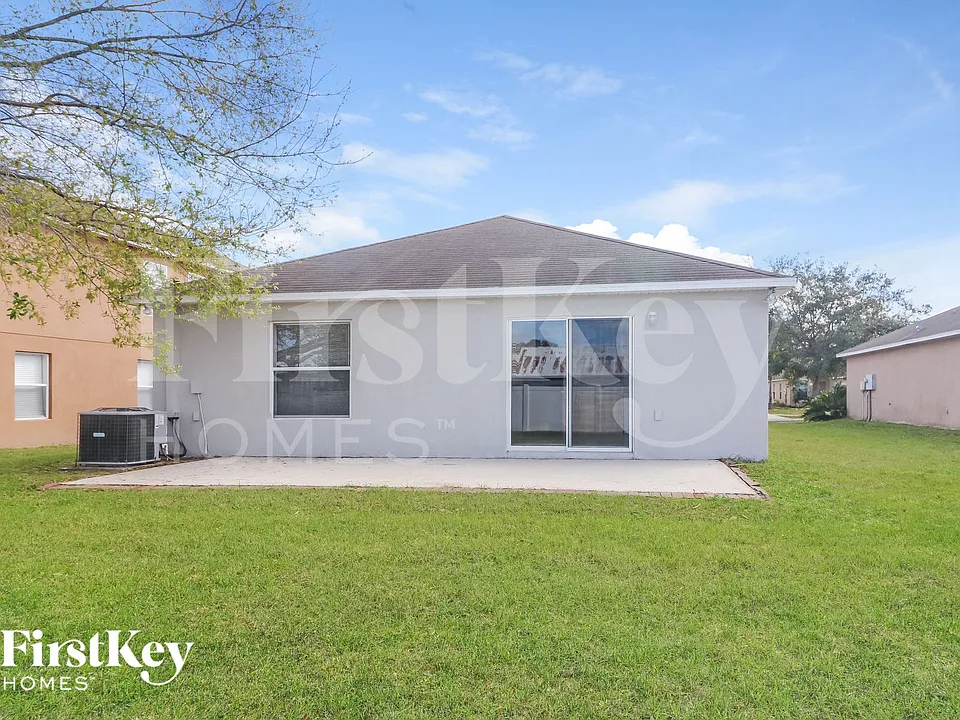 911 Brenton Leaf Dr