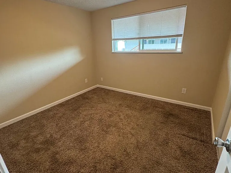 Meadow Creek Apartments — Photo 14