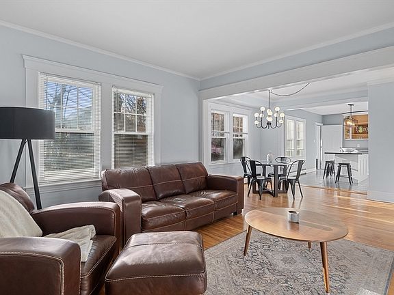 4th image of 29 Glenwood St
