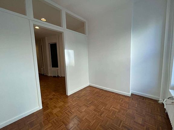 5th image of 263 E 10th St #8S