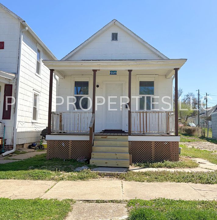 1st image of 909 S 23rd St