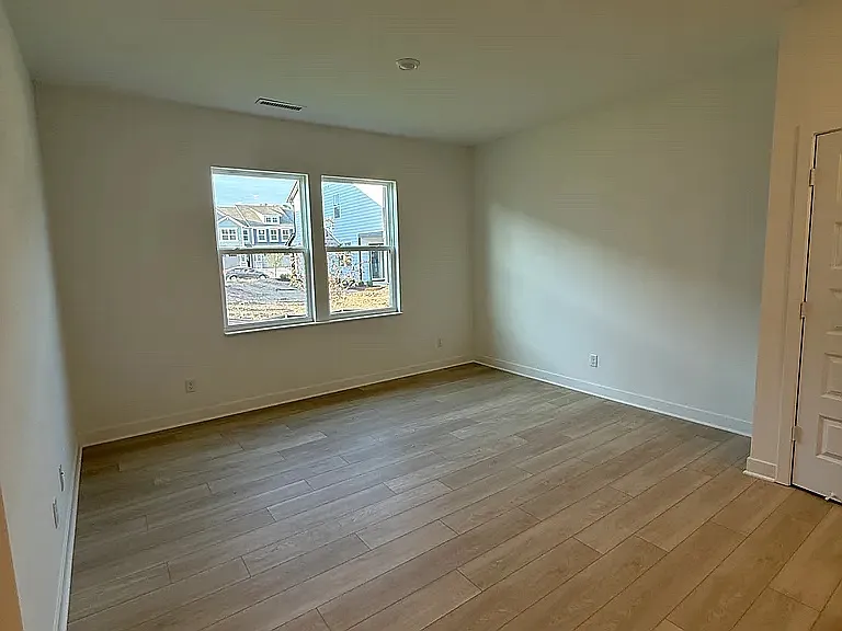 15162 Farrington Way — Photo 3