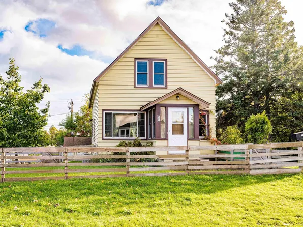 802 6th Ave, Two Harbors, MN 55616