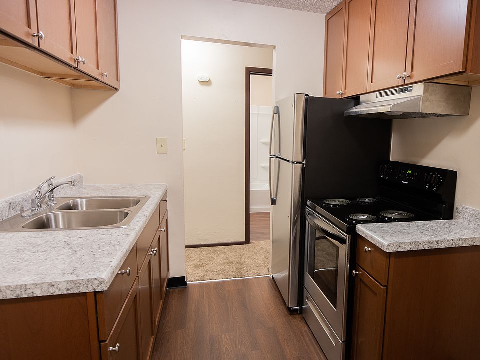 1st image of 1086 York Ave #3
