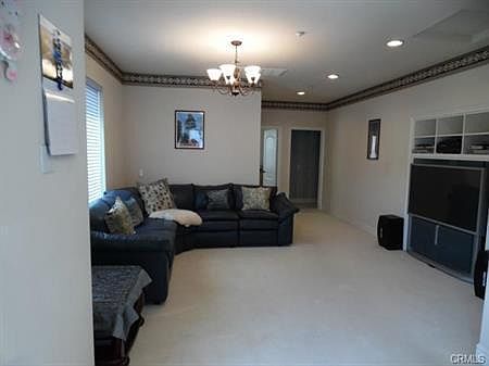 Family Room (Second floor)