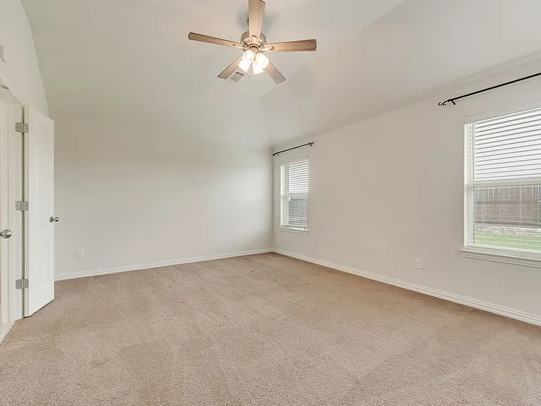 1560 Seminole Dr — Photo 17