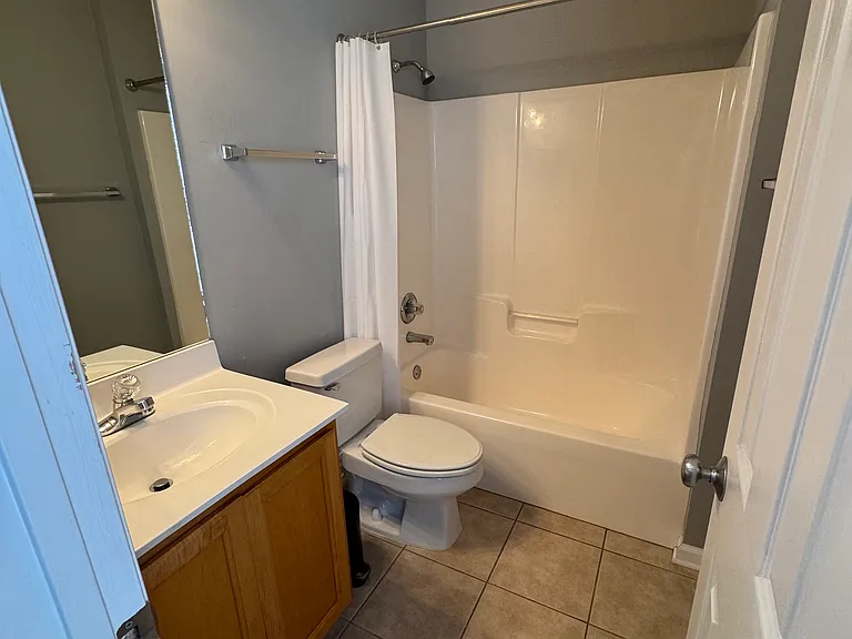 303 N Ross St #102 — Photo 10