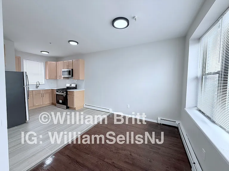 67-69 Brinkerhoff St #4D — Photo 3