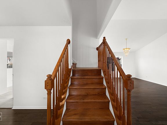4th image of 4652 Milford Ave