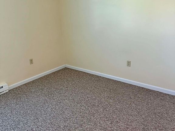 3rd image of 1881 Pineview Dr