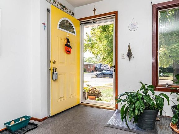 2nd image of 1619 Smith St