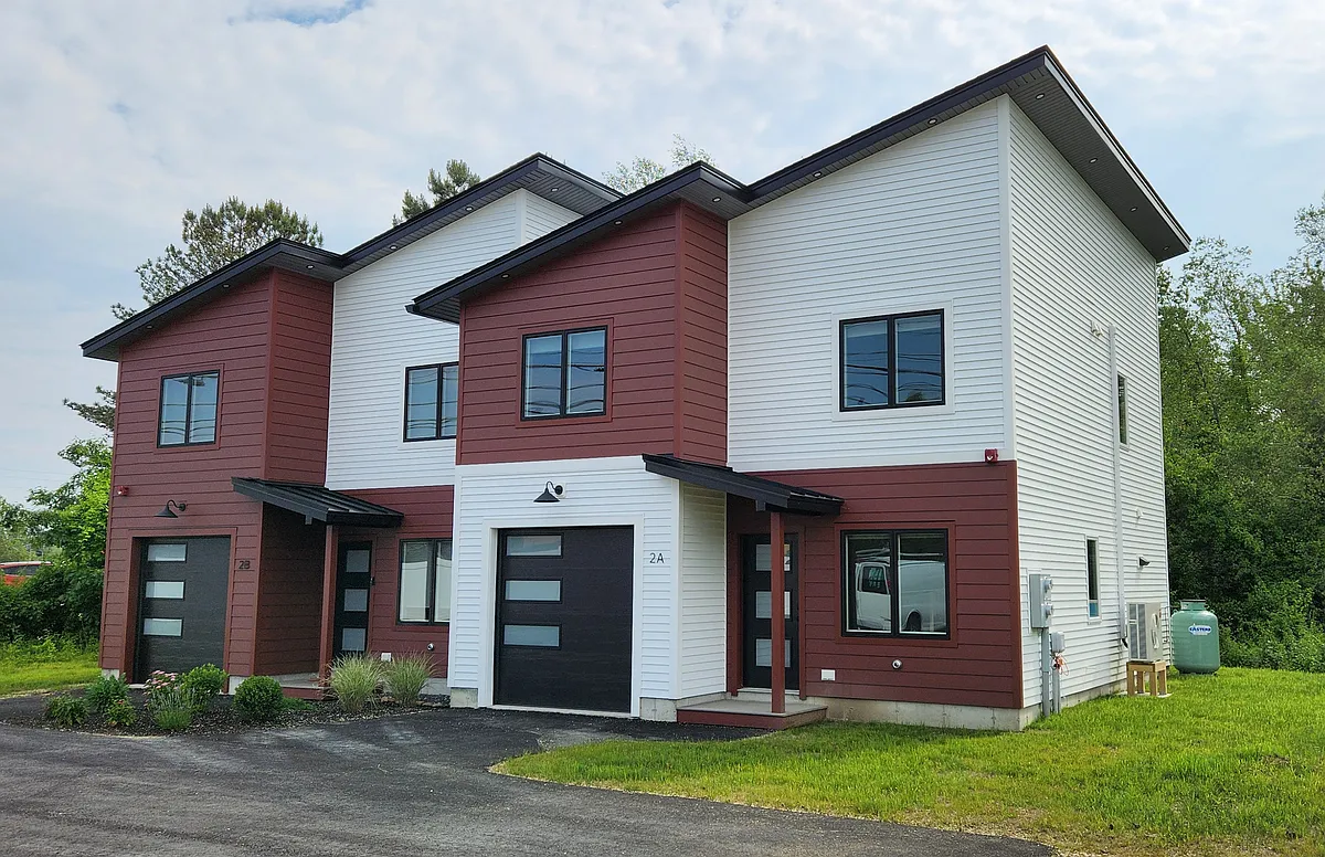 Building Photo - 2 Norway Plains Rd #A