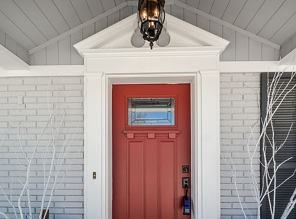 5th image of 910 King Richards Ct