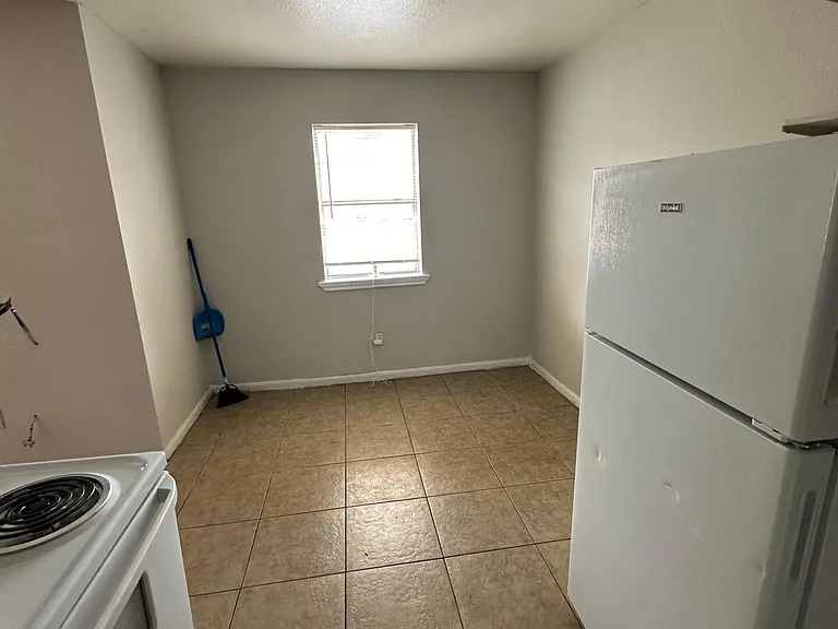 6802 Sayers St #10 — Photo 8