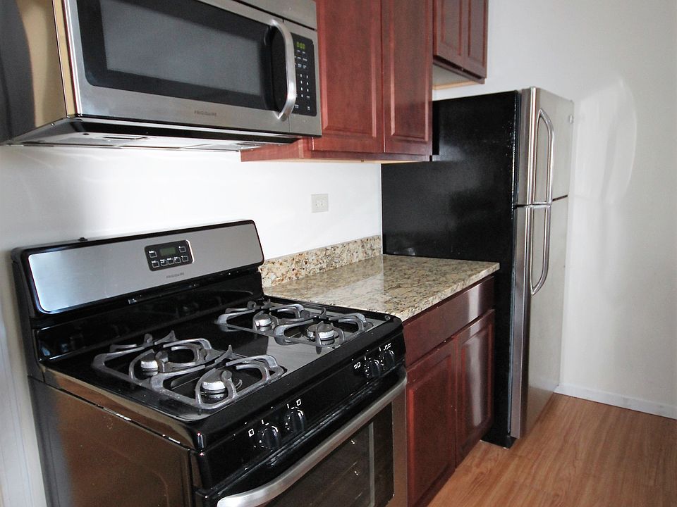 1st image of 3144 N Southport Ave #C2