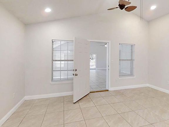 3rd image of 1283 Sterling Point Pl