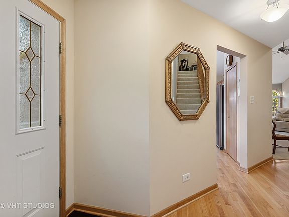 5th image of 2054 Clover Ln